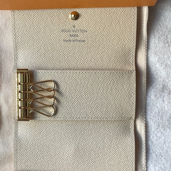 🔑 LOUIS VUITTON DAMIER AZUR 4 KEY HOLDER 🔑NWT🔑 - Picture 12 of 16